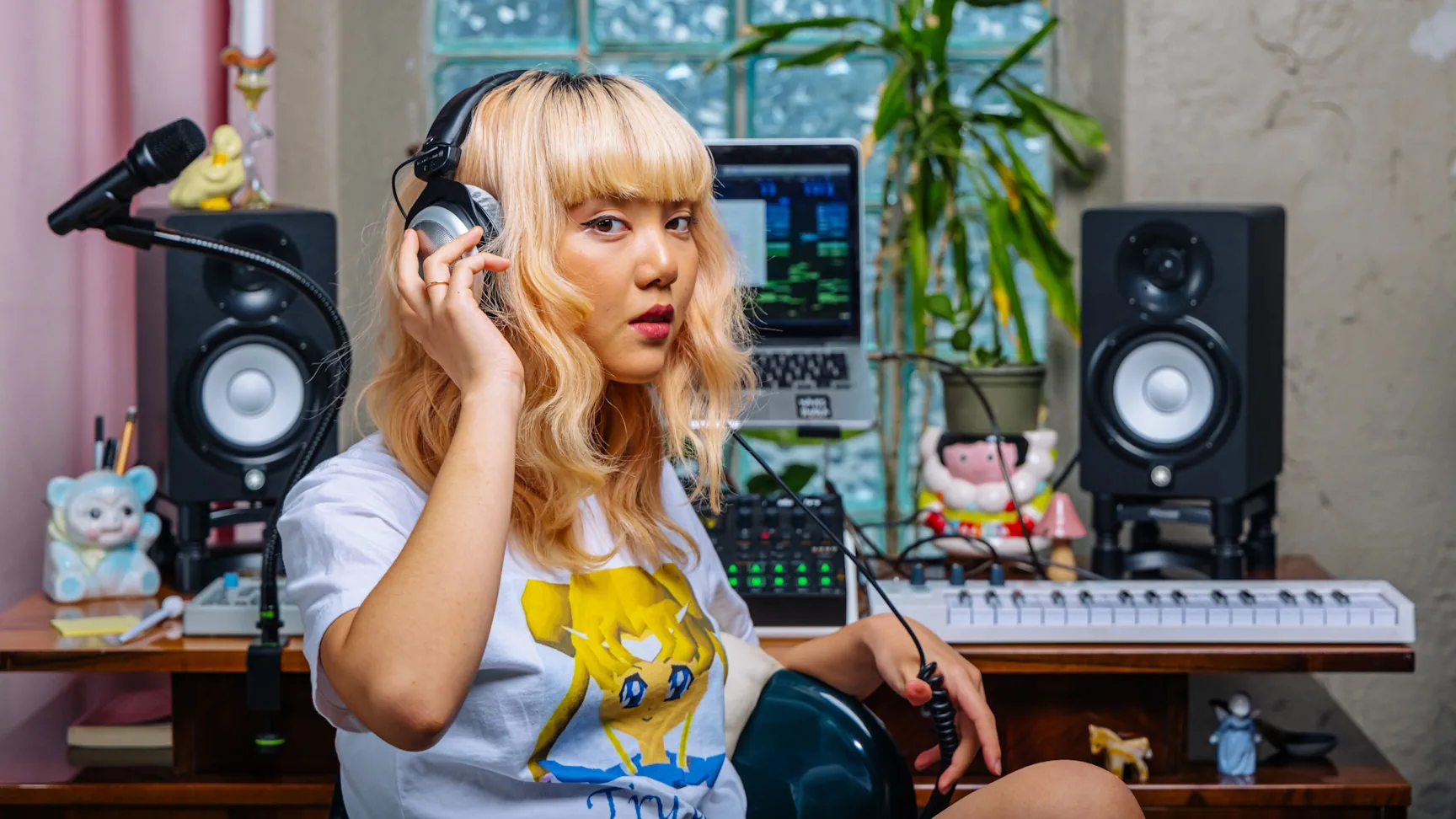 SoundID Reference Girl With Headphones
